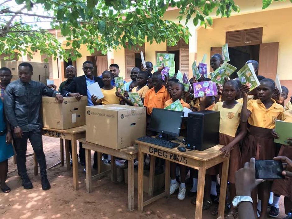 Африканские ученики и новые компьютеры