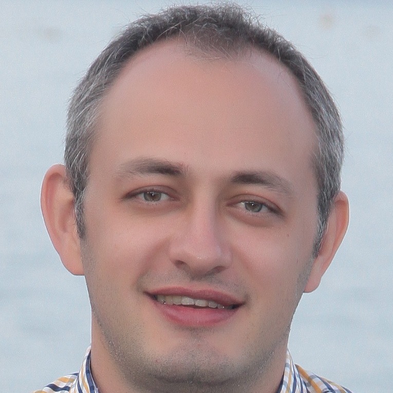 Аватарка эксперта Василий Комолов
